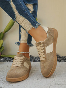 Tênis Casual Estilo Retrô Com Recortes Suede