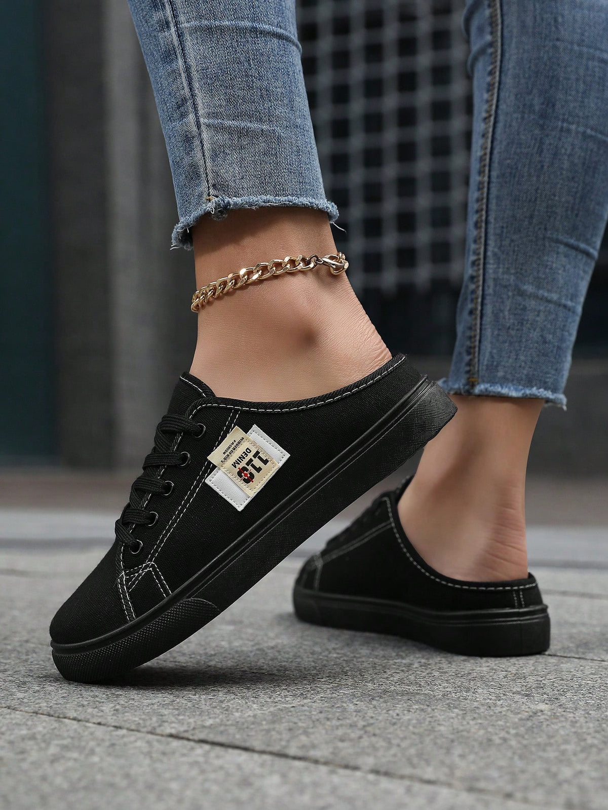 Tênis Slip On De Lona Com Cadarço E Costura Contrastante