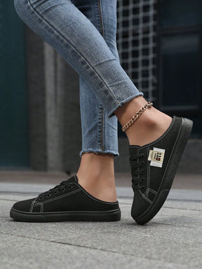 Tênis Slip On De Lona Com Cadarço E Costura Contrastante