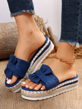 Sandália Flatform Com Laço Pérolas E Detalhes Artesanais