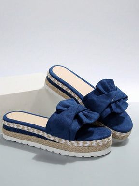 Sandália Flatform Com Laço Pérolas E Detalhes Artesanais