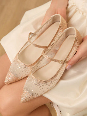 Sapatilha Bico Fino com Strass e Tira Elegante