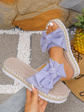 Sandália Flatform Com Laço E Detalhes Artesanais