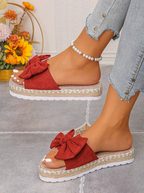 Sandália Flatform Com Laço E Detalhes Artesanais