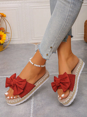 Sandália Flatform Com Laço E Detalhes Artesanais