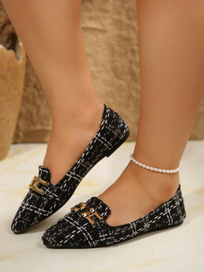 Sapatilha Bico Fino Tweed Com Fivela Metálica Elegante