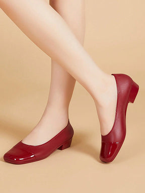 Sapato Bico Quadrado Com Detalhe Verniz Elegante