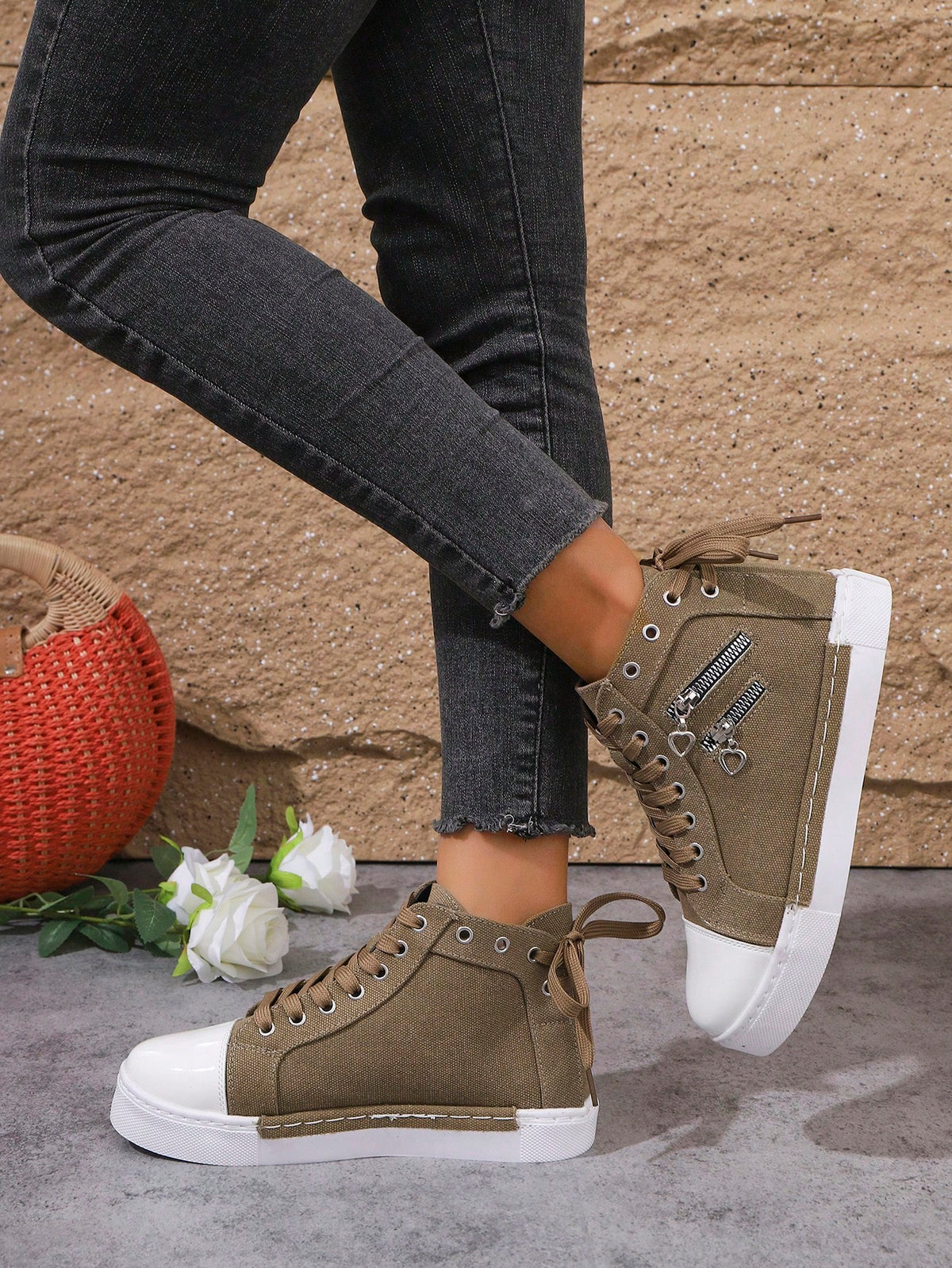 Tênis Casual Cano Alto Com Zíper Decorativo