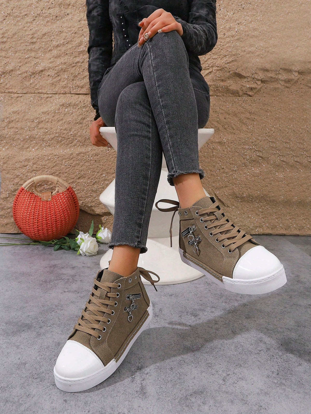 Tênis Casual Cano Alto Com Zíper Decorativo