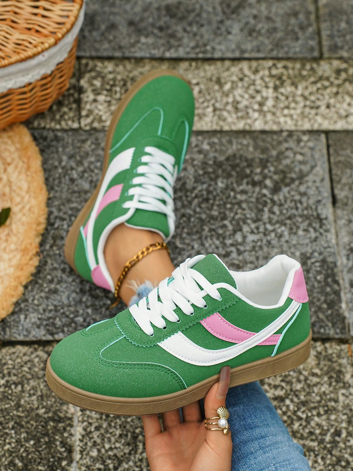 Tênis Casual Retrô Com Detalhes Laterais Estilo Street