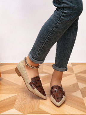 Sapato Mocassim Bico Fino Texturizado Estilo Croco